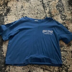 blue and white graphic t shirt!